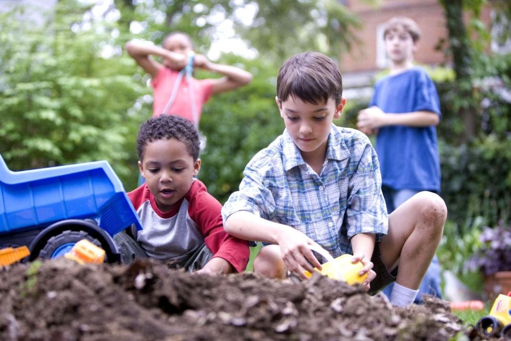 Baby Formula, Paint, Breast Implants: ‘Overlooked’, ‘Emerging’ Sources of Microplastic Exposure